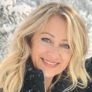 Meet your Posher, Dena